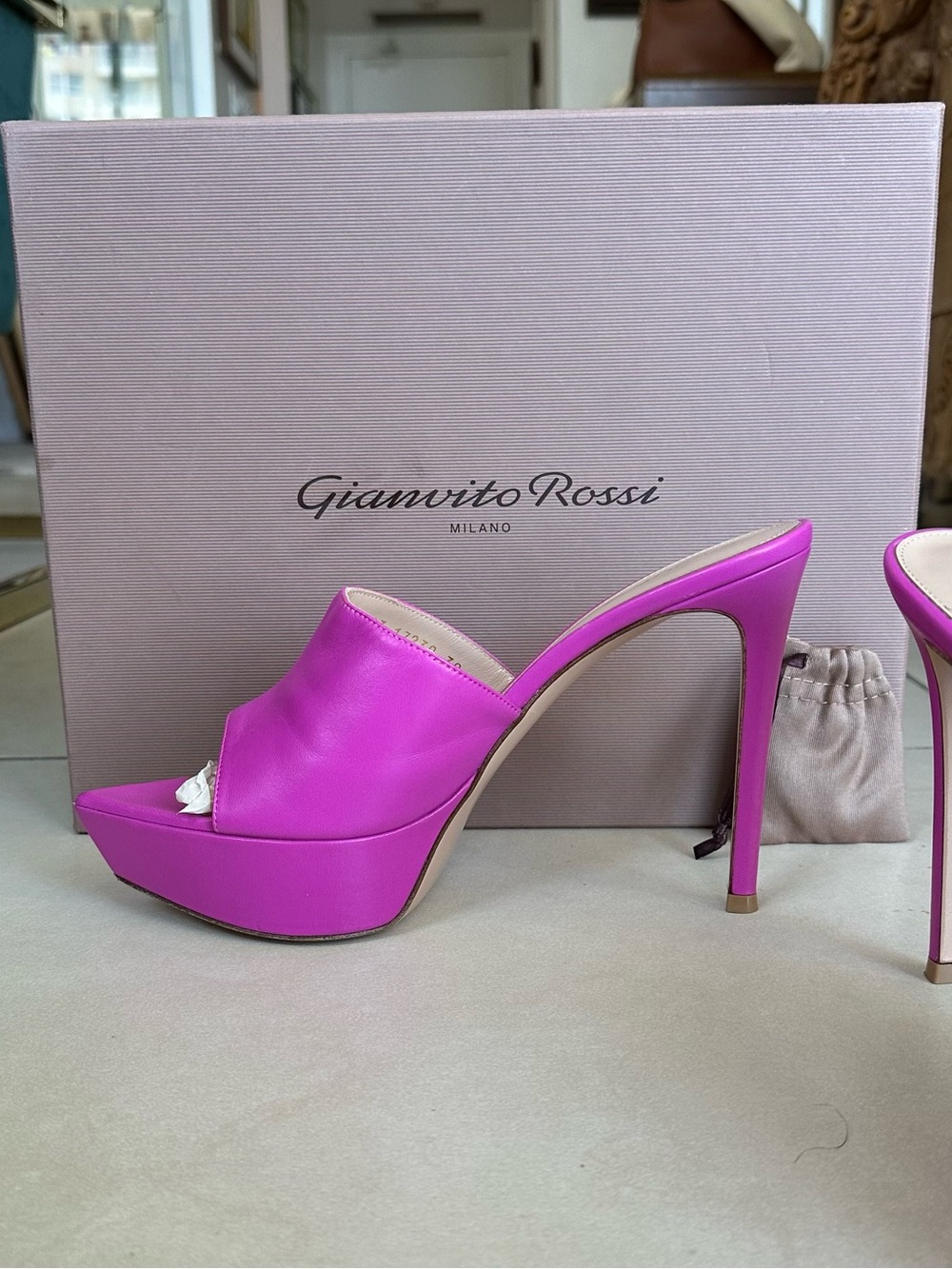 Gianvito Rossi Heels - Picture 6 of 11